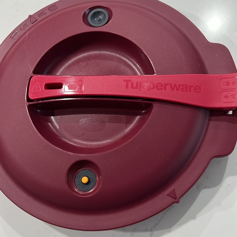 Tupperware Pressure Cooker - Picture 6 of 6